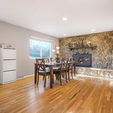 @ Marbella Lane - Cozy & Vibrant Home In Arvada